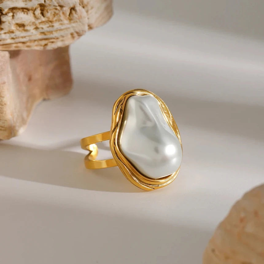 Pearla ring